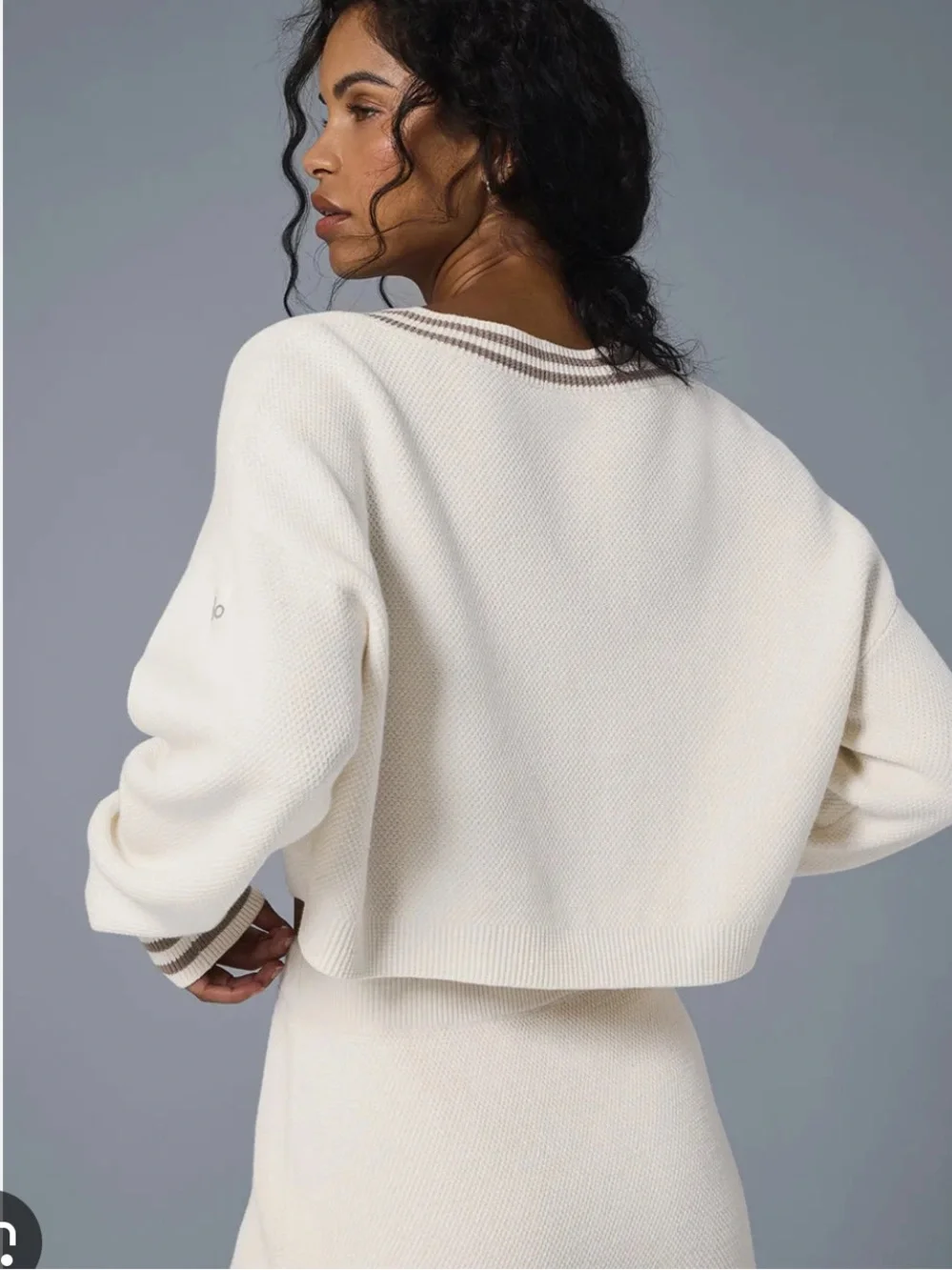 ALO Tennis Club Sweater Knit V-Neck Pullover Top, Ivory/Gravel, size S
